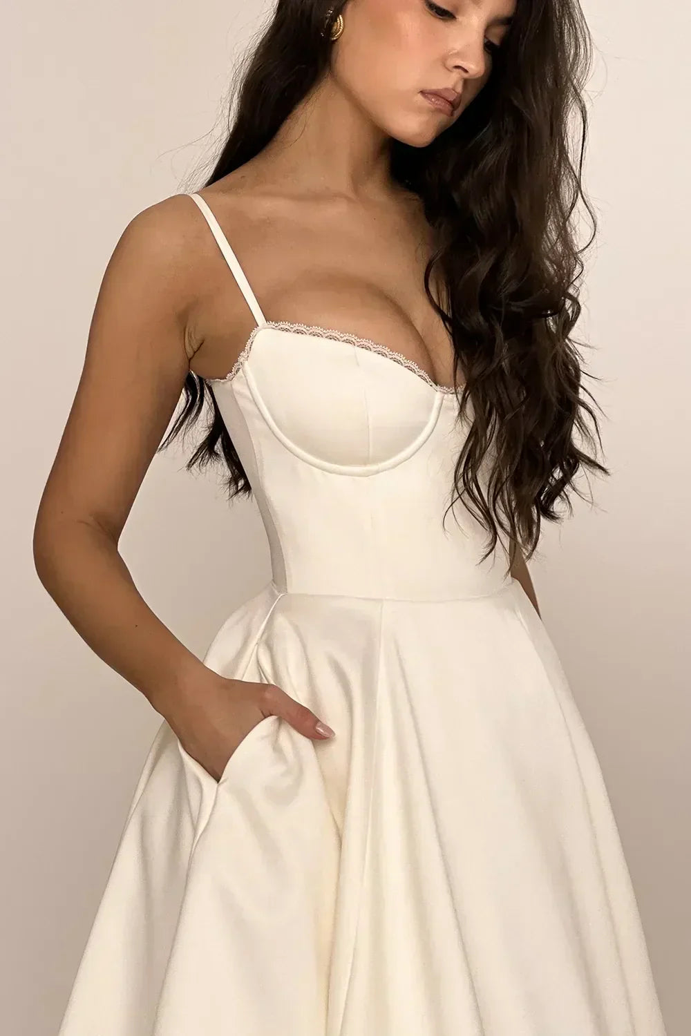 Minerva | Robe princesse de luxe à bretelles spaghetti