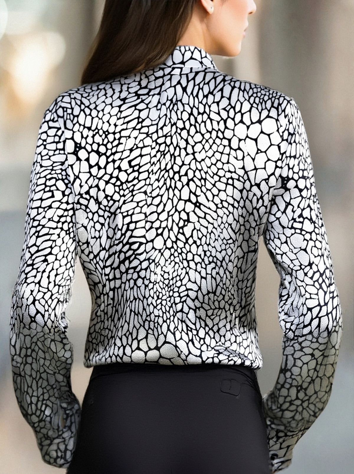Sélène | Blouse en satin imprimé python
