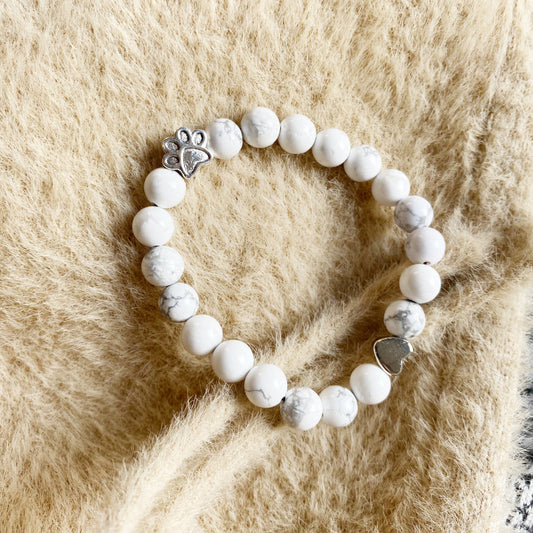 Bracelet en Pierre Précieuse Naturelle avec Charme Patte et Cœur – Design Fait Main