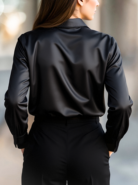 Minuit | Blouse en satin noir à manches longues