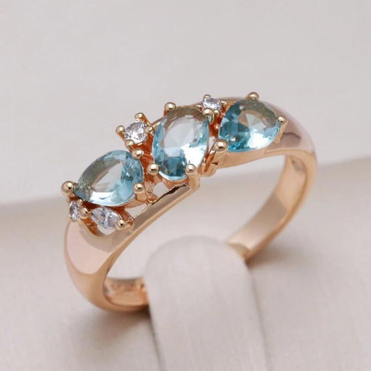 Bague élégante en or et zircone bleue vintage