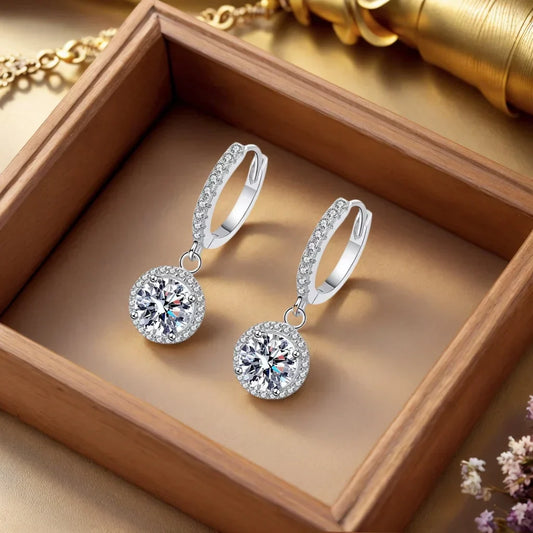 Boucles d'oreilles en argent sterling ornées de moissanite d'un carat
