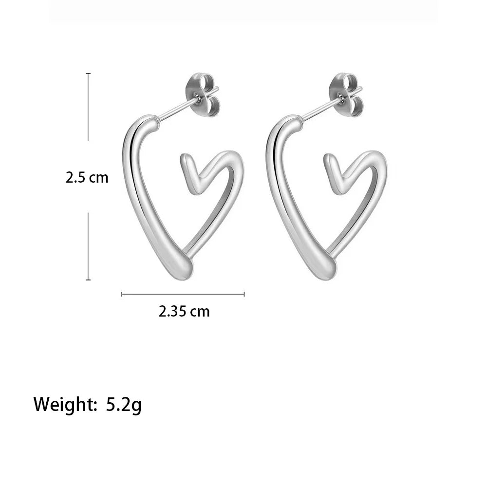 Boucles d'oreilles élégantes en forme de cœur en or rose