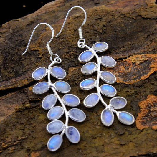 Boucles d'oreilles en pierre de lune élégantes et sophistiquées