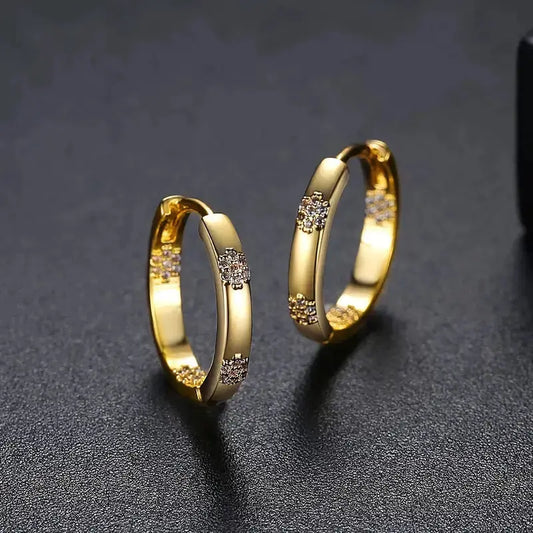 Créoles vintage avec fleur dorée - Boucles d'oreilles élégantes