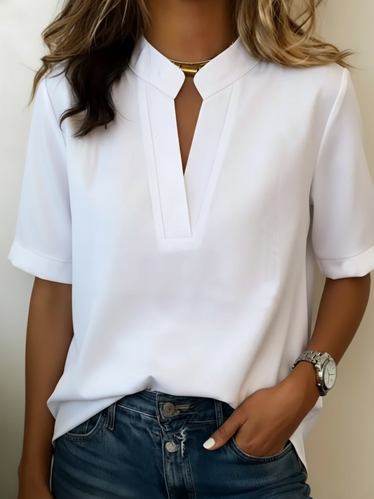 Margaux | Blouse chic à col en V et détail doré