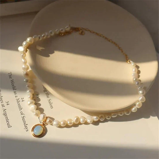 Collier en Or avec Pierre de Lune et Perles