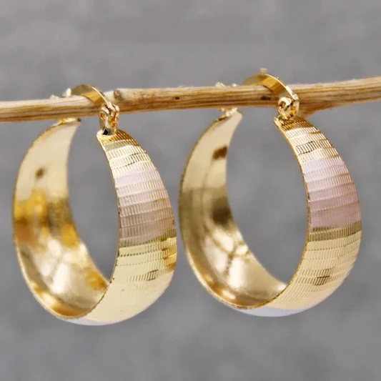 Boucles d'oreilles en or de luxe, élégantes et sophistiquées