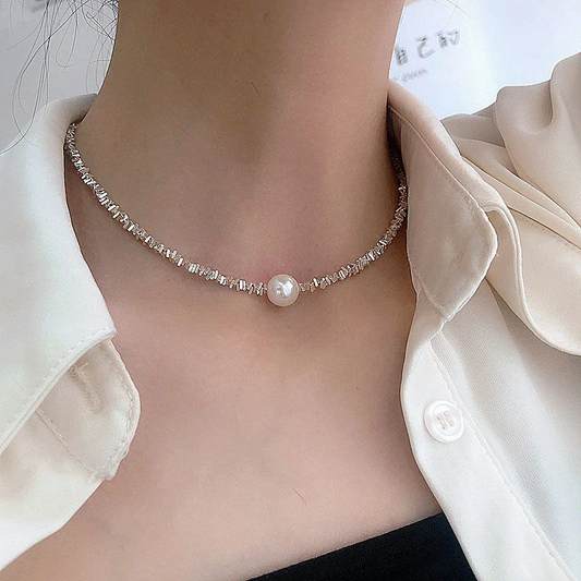 Élégant collier en perles