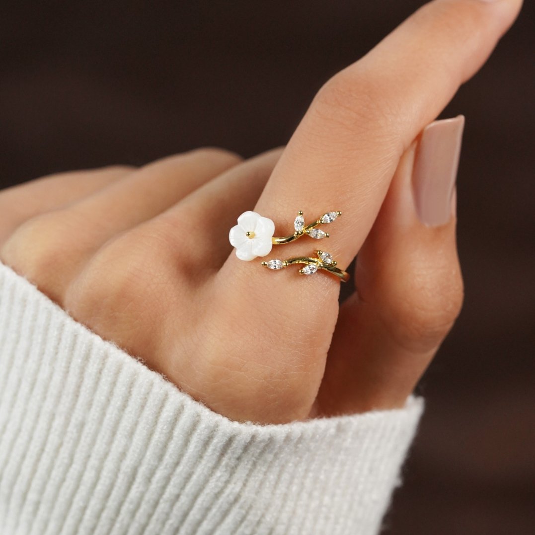 Rise | Bague à fleurs blanches